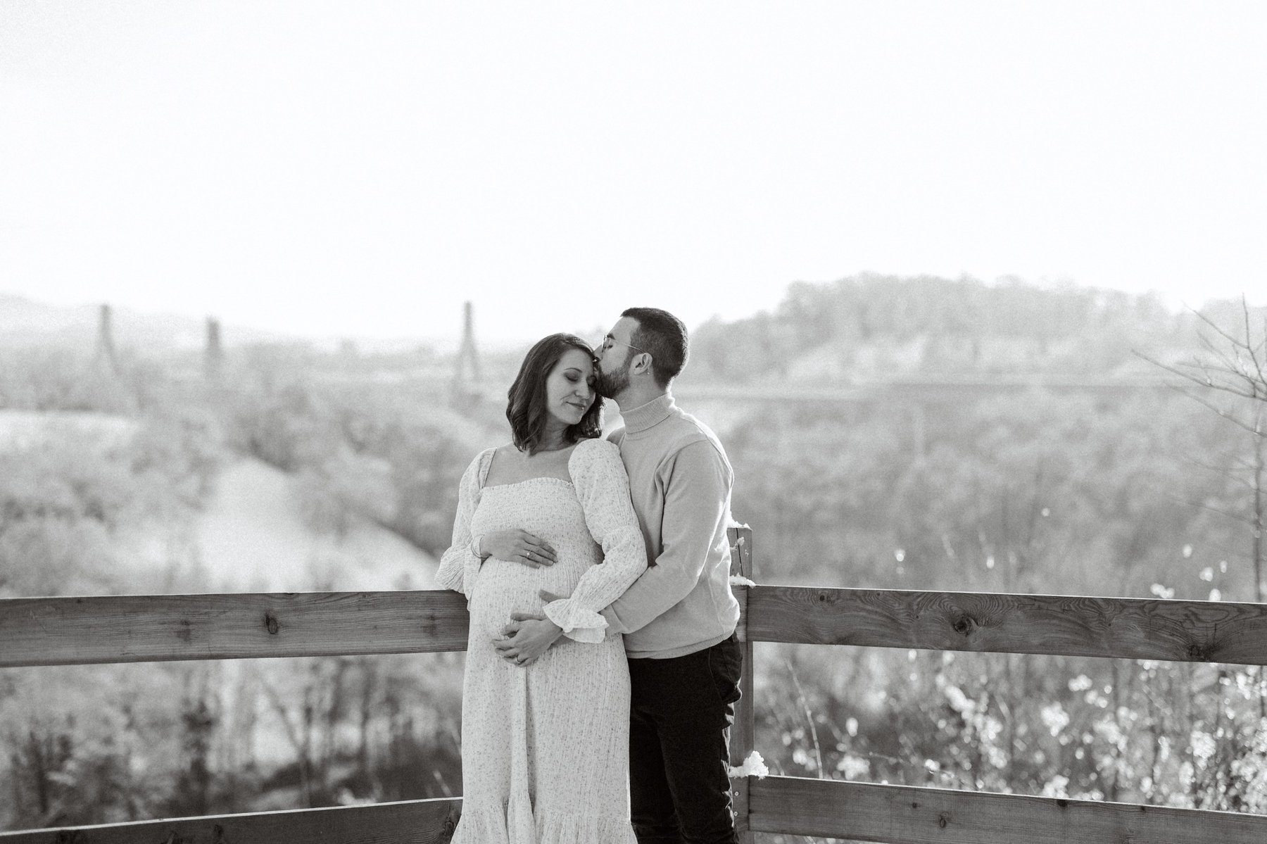 Photographe grossesse hiver couple Fribourg – Iryna Pinho