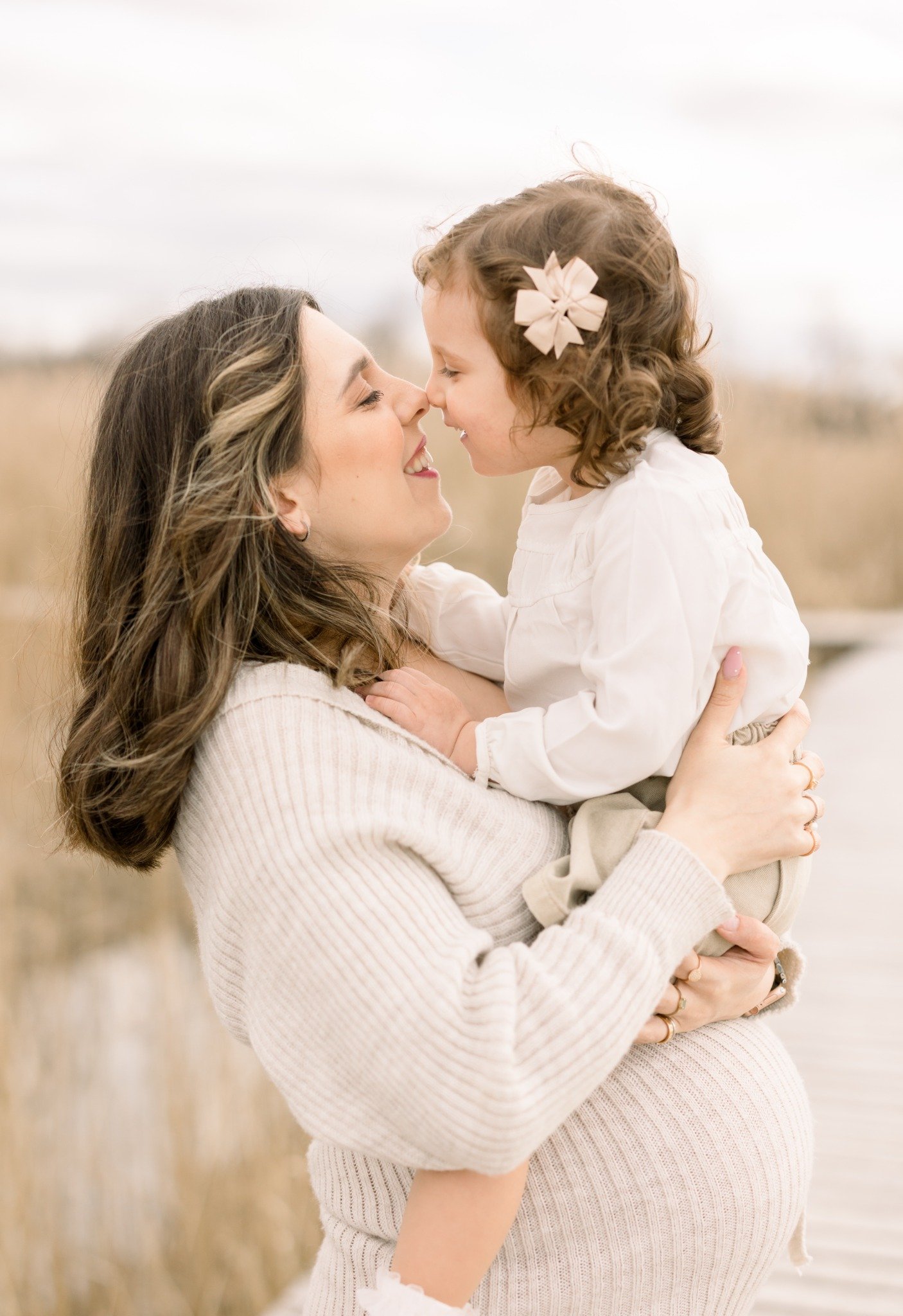 Photographe grossesse maman fille Fribourg – Iryna Pinho